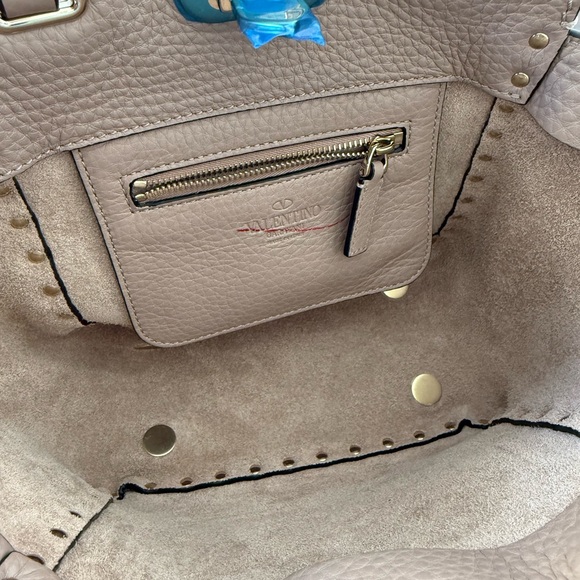 VALENTINO GARAVANI
Rockstud Leather Shoulder Bag - Picture 10 of 13